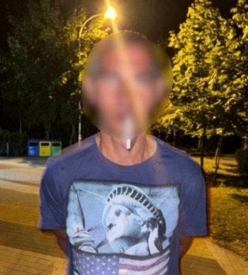 В Киеве мужчина закрыл ребенка в кабинке общественного туалета и пытался изнасиловать