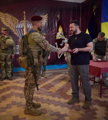 Зеленський відвідав Запорізький напрямок фронту (фото, відео)