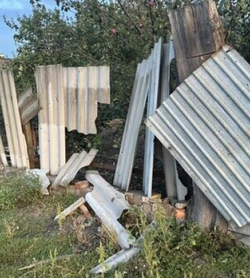 Внаслідок обстрілів Донеччини пошкоджено приватні будинки та промислову будівлю, 3 людини зазнали поранення. ФОТОрепортаж