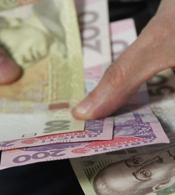 Грошова допомога ВПО: як отримати виплати від Caritas Ukraine у сумі понад 6000 гривень — куди подавати заявку
