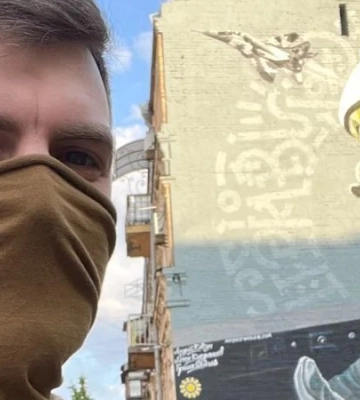 З могили загиблого пілота “Джуса” вкрали пам’ятні шеврони