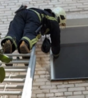 У Луцьку через підгорілу їжу викликали рятувальників