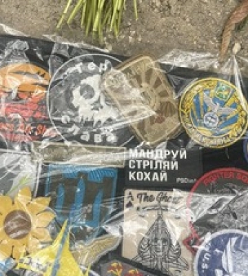 С могилы погибшего пилота &quot;Джуса&quot; украли шевроны, оставленные собратьями: фото