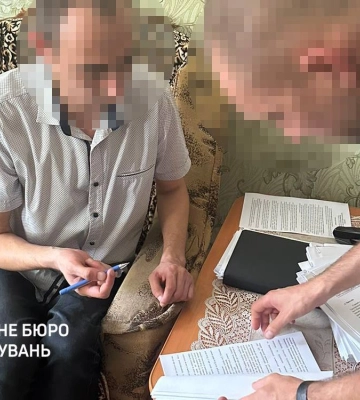 У Миколаєві ДБР викрило правоохоронця, який продавав ритуальній службі інформацію про померлих