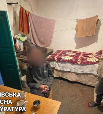Змушував працювати за їжу: у Харківській області судитимуть фермера за експлуатацію людей