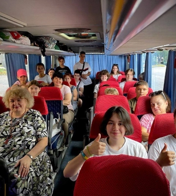 Одеські школярі відправились відпочивати на популярний грецький острів
