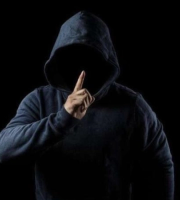 У Дніпрі чоловік посеред вулиці пропонував наркотики дітям