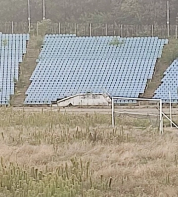 Дерева на трибунах: у соцмережі показали сучасний стадіон «Метеор»