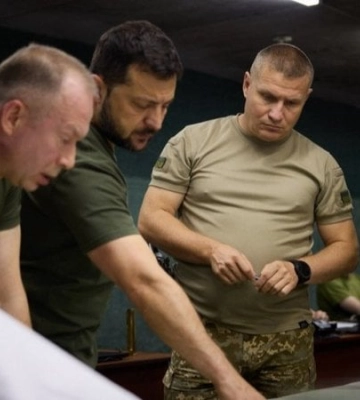 Зеленський відвідав бойові бригади під Бахмутом. Зустрівся з Сирським та обговорив проблемні питання