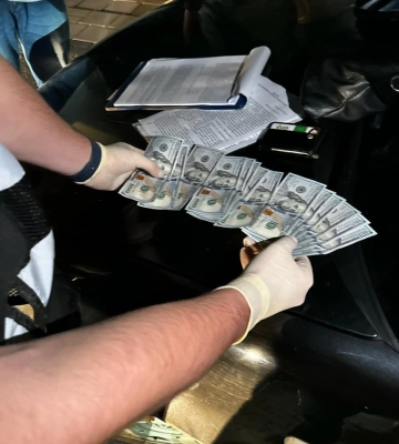 На Львівщині під час одержання хабаря затримали адвоката