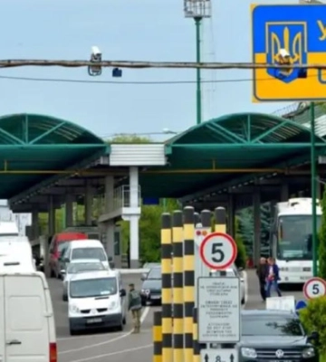 Лето закончилось: на границе Украины упал пассажиропоток
