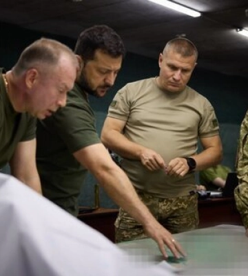 Зеленський відвідав бригади, які наступають на Бахмутському напрямку: Обговорив проблеми та потреби підрозділів. ФОТО