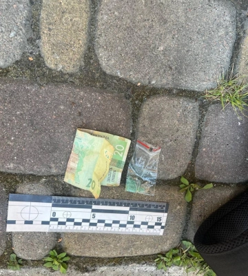 У Рівному на АЗС патрульні пов`язали чоловіка (ВІДЕО)