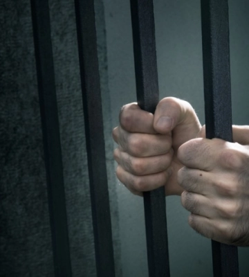 У Києві судитимуть педофіла, який накачав наркотиками та зґвалтував 12-річну дитину