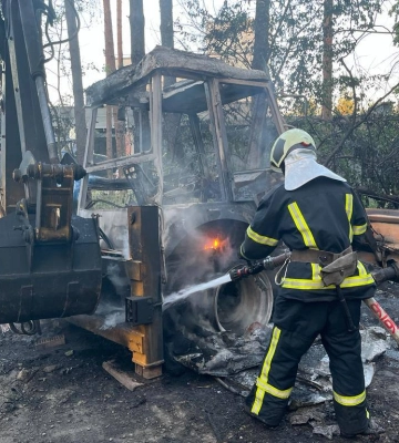 Наслідки падіння уламків ракети на Київщині