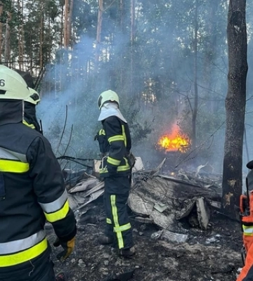 Атака на Київщину: на підприємстві спалахнула пожежа 