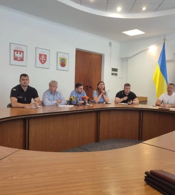 У Рівному створять робочу групу, яка шукатиме причини неприємного запаху у місті