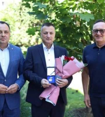 Головлікаря Перечинської райлікарні відзначено спільною нагородою Закарпатської облради та ОВА Головлікаря Перечинської райлікарні відзначено спільною нагородою Закарпатської облради та ОВА