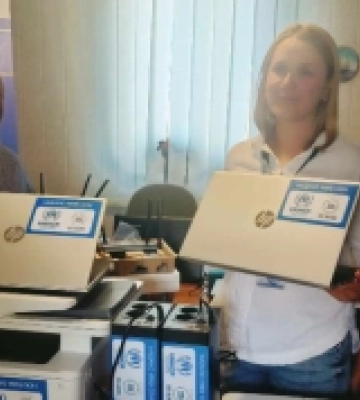 Соціальним працівникам Шацької громади на Волині передали ноутбуки та оргтехніку для трьох робочих місць