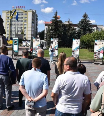 Паралелі між злочинами СРСР та РФ: у Рівному презентували документальну виставку (ВІДЕО)