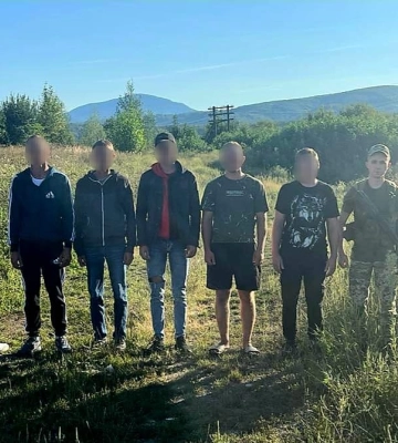 На Закарпатті на кордоні зі Словаччиною затримали девятьох ухилянтів