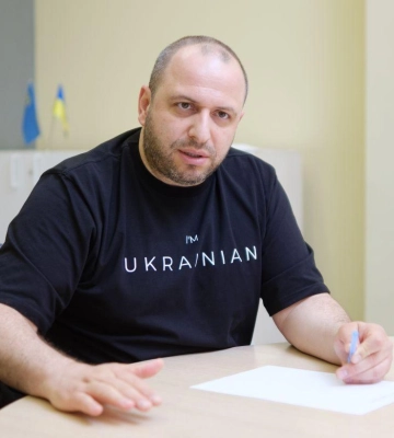 Ефективний переговірник. Що відомо про нового міністра оборони Рустема Умєрова