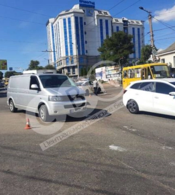 У Кропивницькому внаслідок ДТП постраждали двоє пасажирів маршрутки 