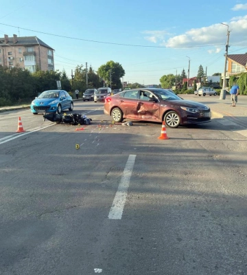 У Сарнах внаслідок ДТП травмувалися двоє осіб: слідчі розпочали досудове розслідування