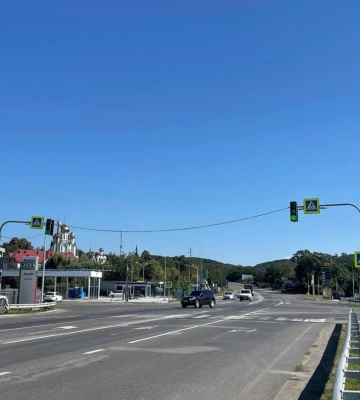 В Мукачеві, на трасі М-06 Київ-Чоп, встановили розумний світлофор