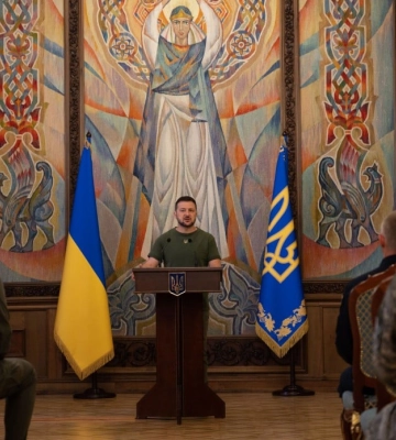 Володимир Зеленський взяв участь у врученні генеральських погонів
