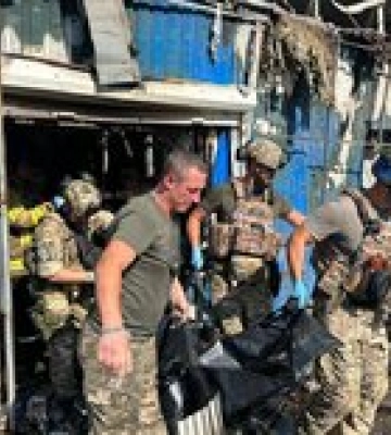 Удар по Константиновке. Пожар ликвидирован, продолжается разбор завалов – видео, фото