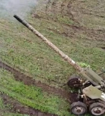 У районі Олешківських пісків Сили оборони знищили російську гаубицю “Гіацинт-Б”. ВІДЕО