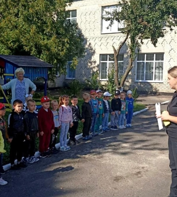 На Рівненщині поліцейські проводять зустрічі із школярами у освітніх закладах області