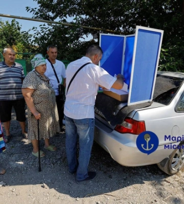Голосуют на автомобилях и остановках: оккупационная власть в Мариуполе проводит псевдовыборы