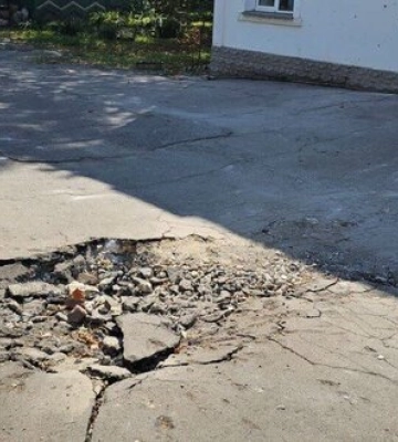 Ворог зранку обстріляв Херсон, пошкоджено будинки