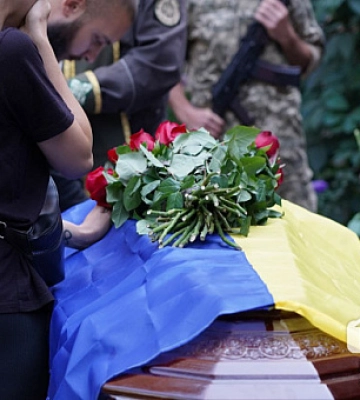 У Кривому Розі попрощалися із загиблим захисником Леонідом Савєльєвим