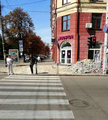 У середмісті Дніпра розпочали ремонт тротуару