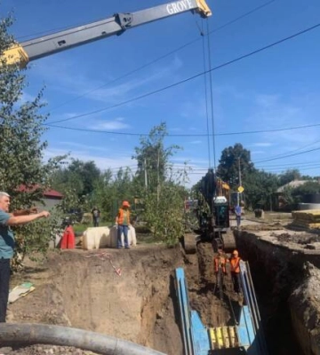 У Кропивницькому на Новомиколаївці тривають ремонтні роботи по заміні колектора