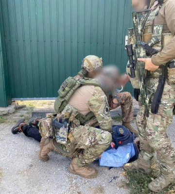 Волинські оперативники викрили та затримали судимого торговця зброєю