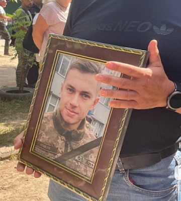 Криворіжці попрощались із захисником Романом Осипенком