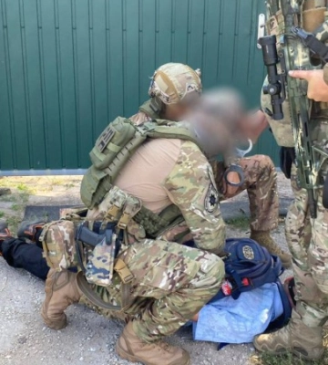 Волинські оперативники викрили торговця зброєю (ФОТО)