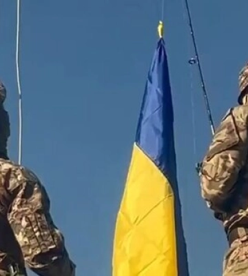 У двох селах &quot;сірої зони&quot; на Харківщині підняли український прапор. ВIДЕО
