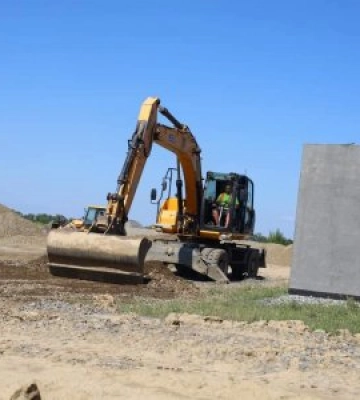 Перший сміттєсортувальний завод Закарпаття готовий на 50%