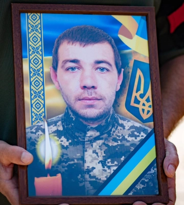 В Ужгороді попрощалися із загиблим на війні сержантом Норбертом Пауликом