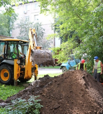 В районе авторынка «Лоск» в Харькове ликвидируют аварию на водоводе