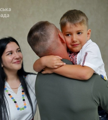 32 родини військових отримали ключі від квартир у Дніпрі
