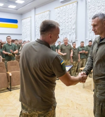 Кличко відвідав військову частину, якій з бюджету Києва було виділено понад 15 мільйонів гривень