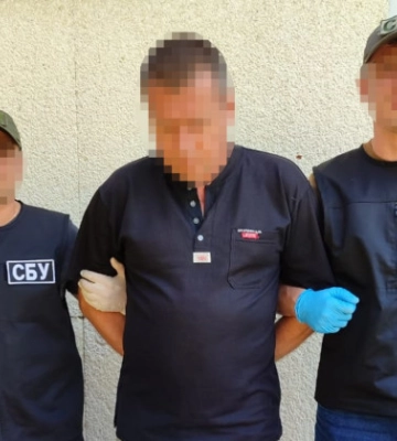 СБУ перекрила два канали постачання російської зброї криміналітету