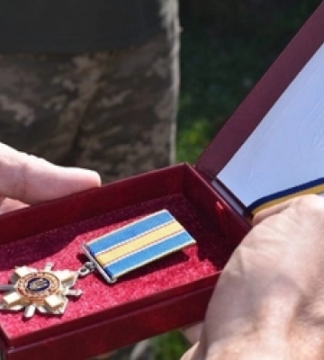 Рідним загиблих захисників з Волині вручили їх посмертні нагороди «За мужність» 