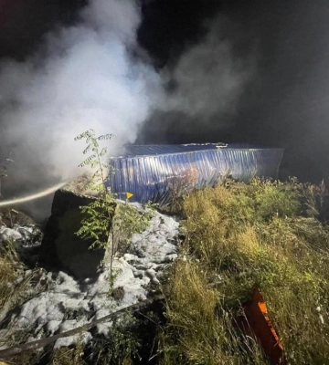 На Київщині перекинулася та спалахнула вантажівка, загинули двоє людей